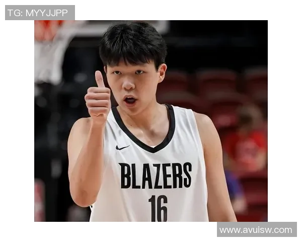 杨瀚森回应初次首发：上半场缩头缩脑发挥不咋地，向伊迪学习生计